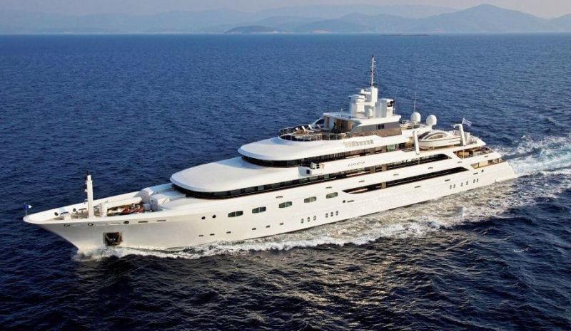 Luxury Yacht Horizon